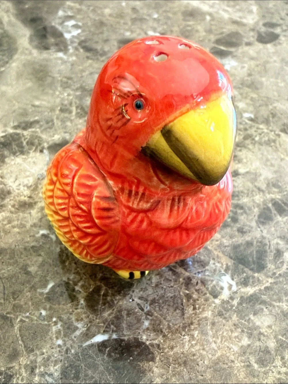 Vintage Adorable Pier One Imports Parrot Salt and Pepper Shakers